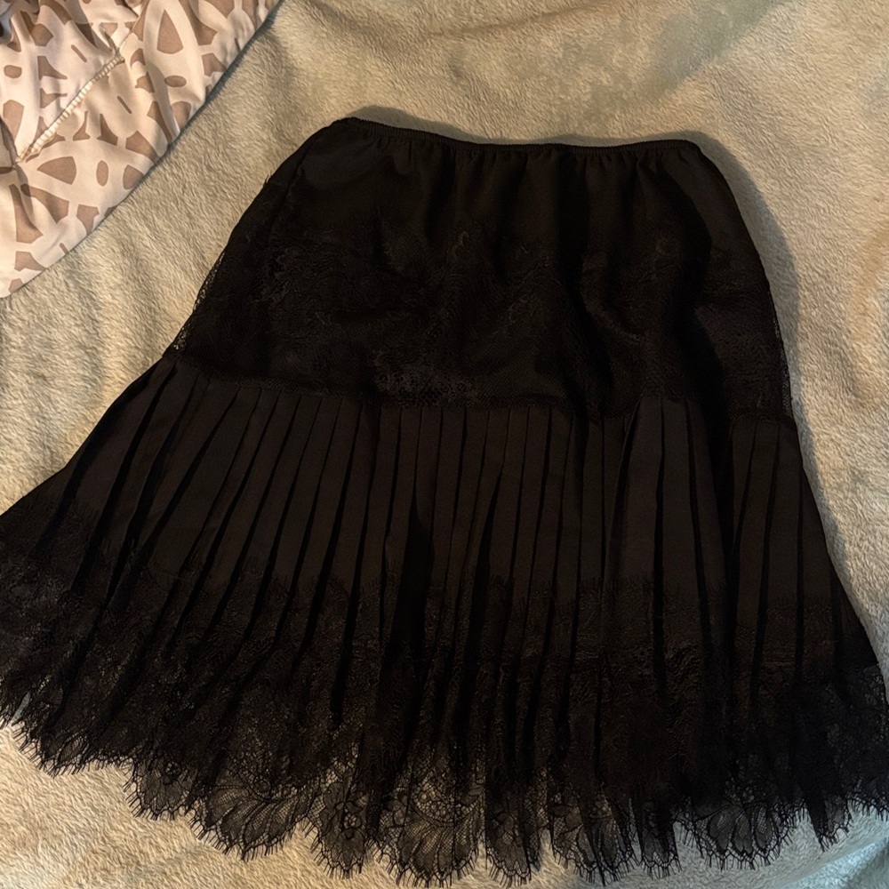 Black laced skirt